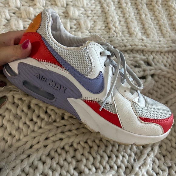 Nike White and Red Sneakers with Purple Accents - Picture 2 of 7